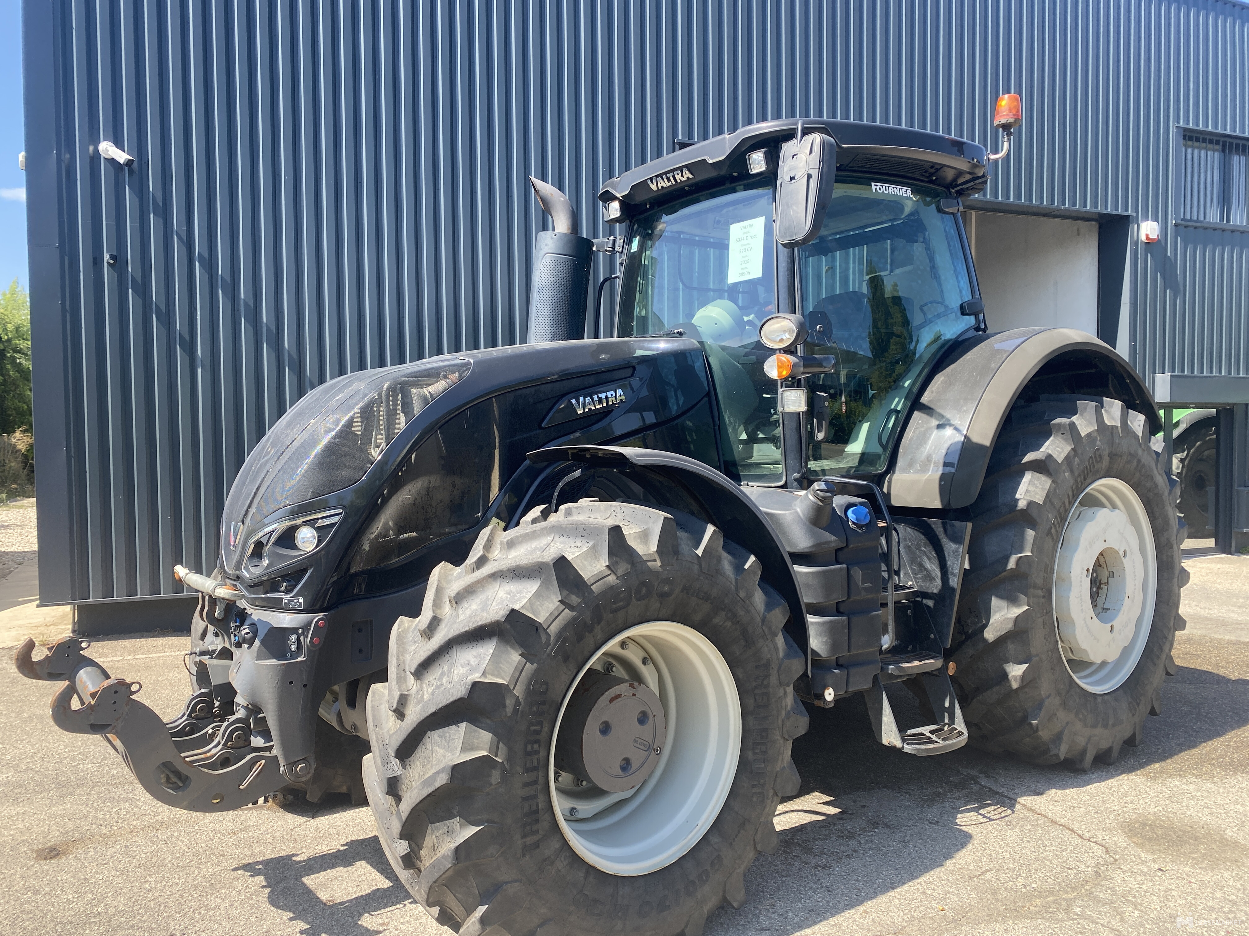 TRACTEUR VALTRA S324