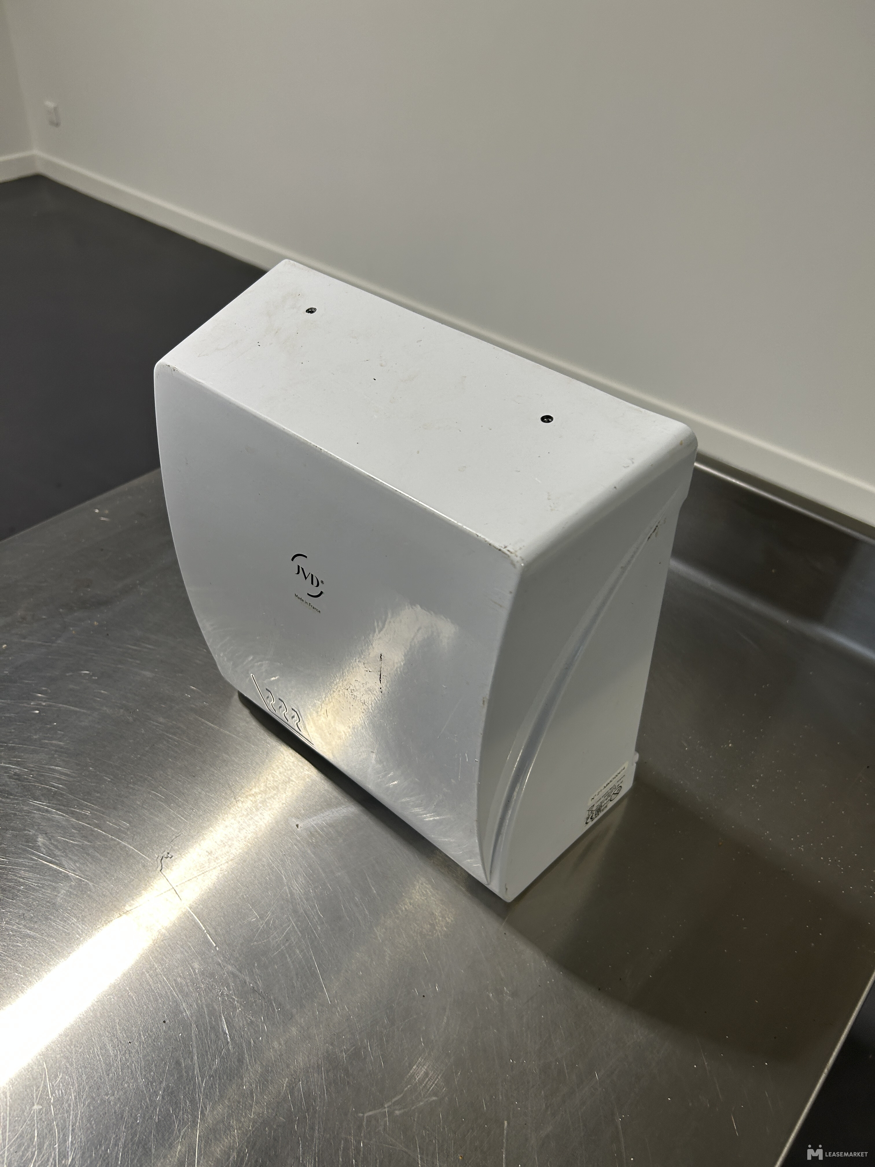 LOT LAVE MAINS + SECHE MAINS + DISTRIBUTEURS SAVON + POUBELLES