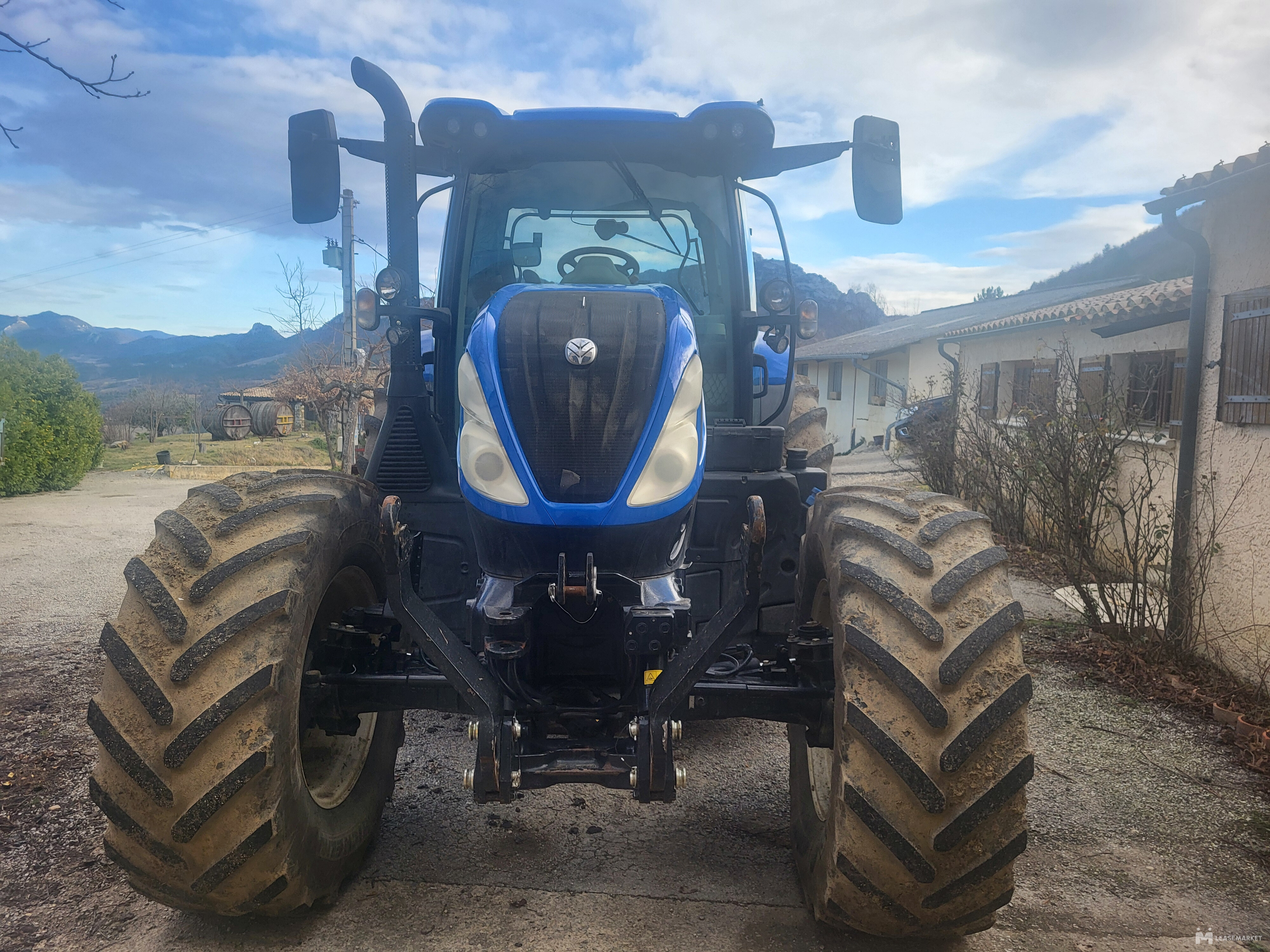TRACTEUR NEW HOLLAND T6.180