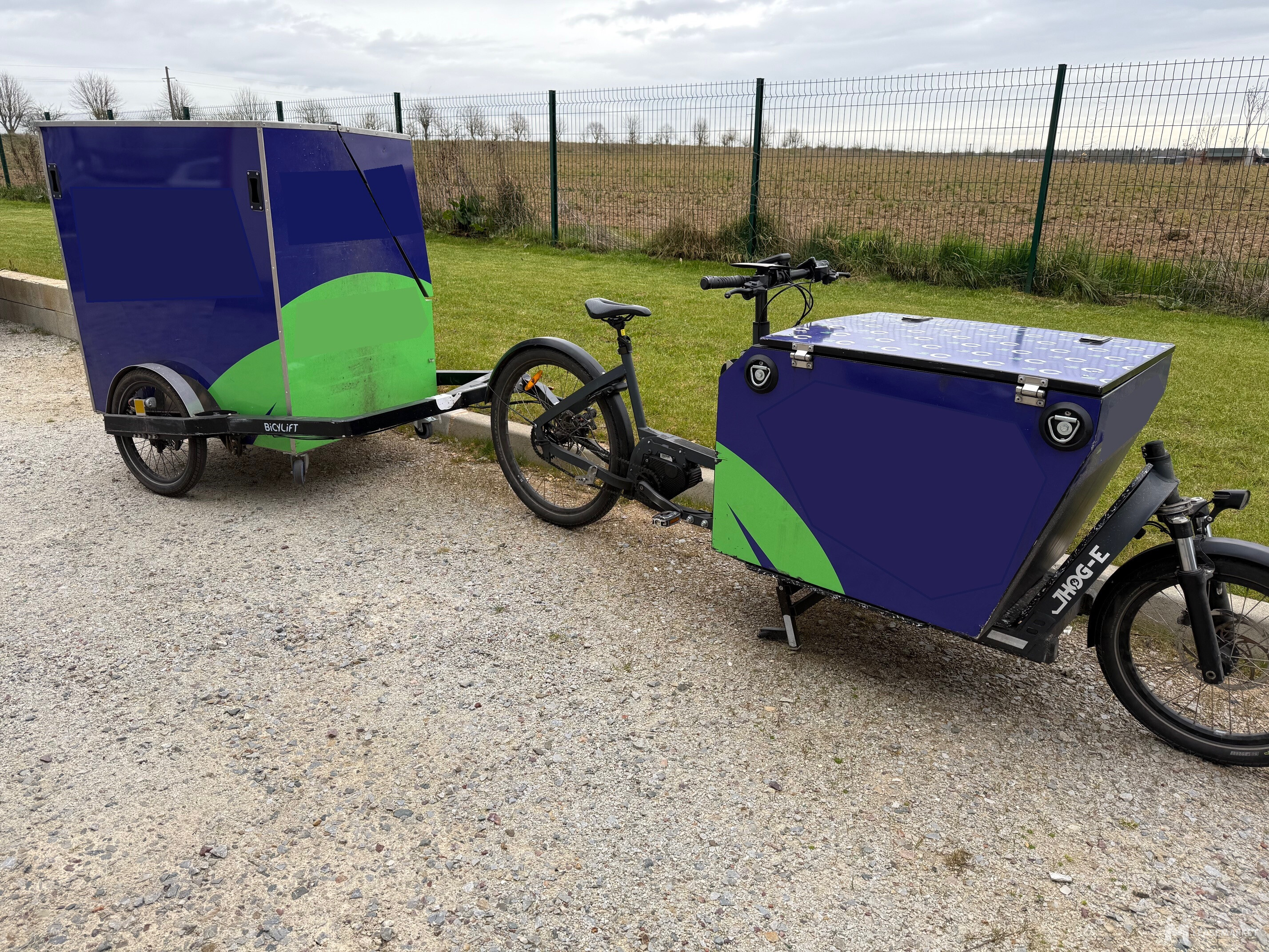 VELO CARGO JHOG-E et REMORQUE BICYLIFT