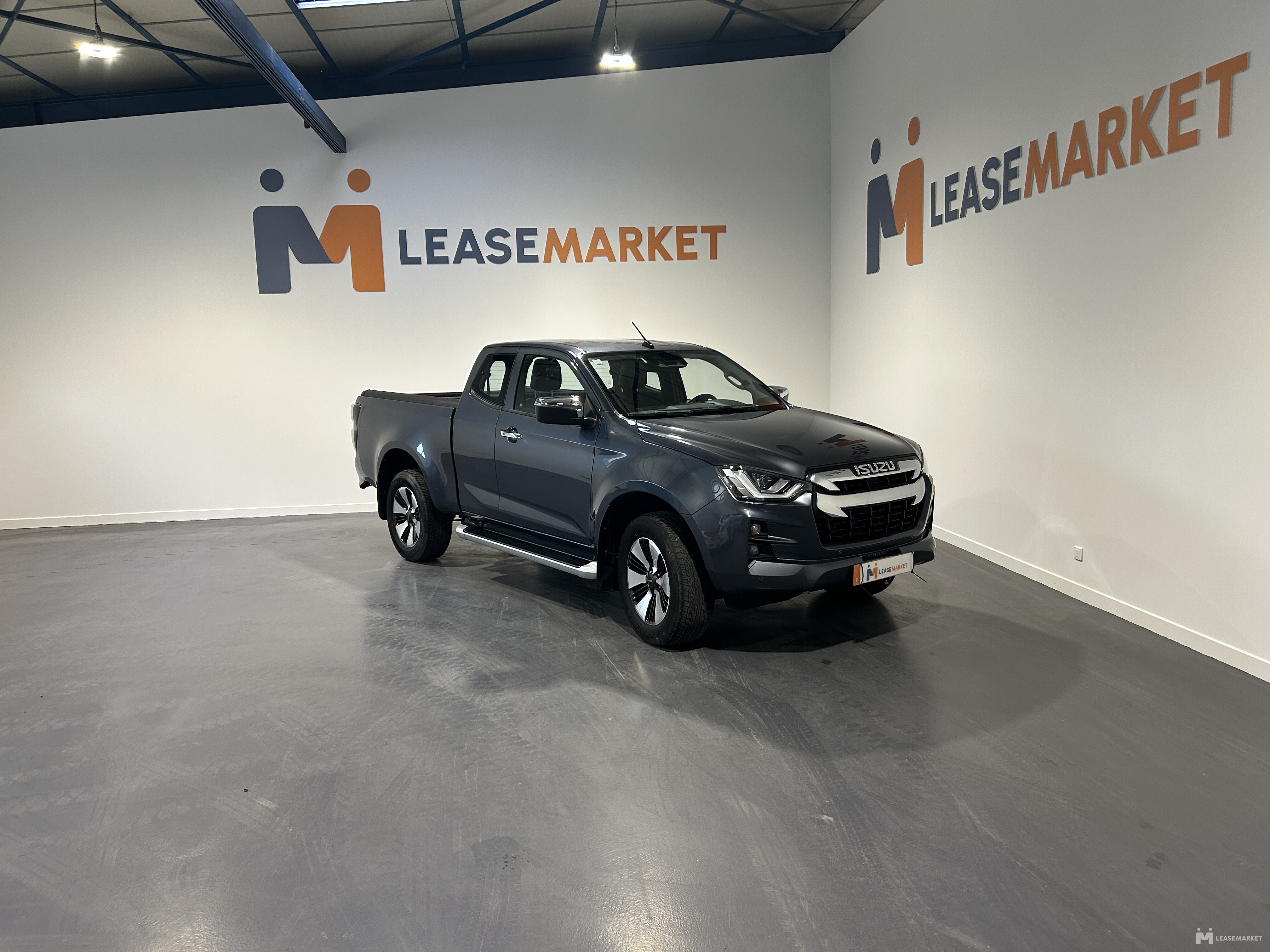 ISUZU D-MAX SPACE N60 F 4X4 M/T