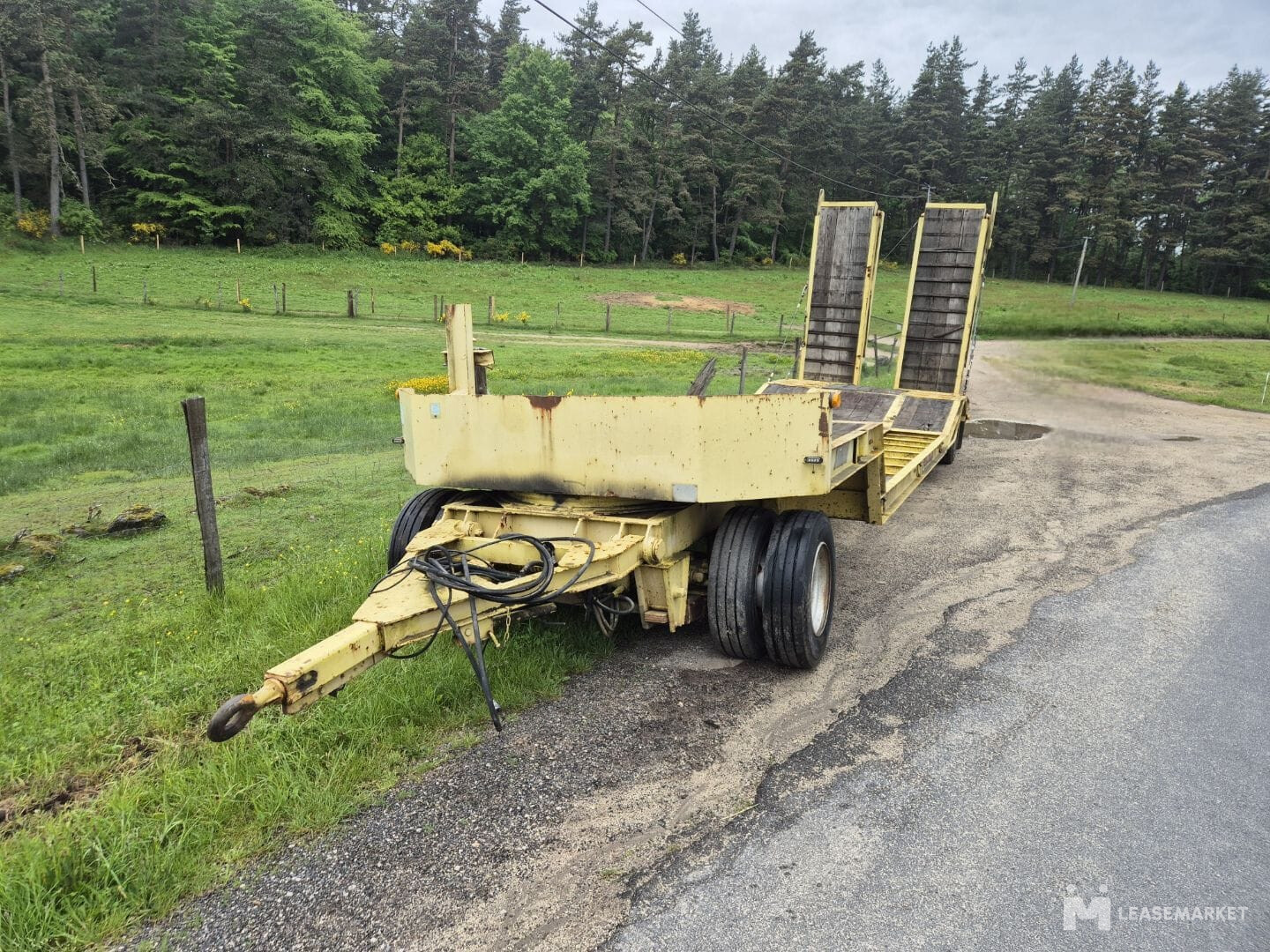 REMORQUE PORTE ENGIN CASTERA