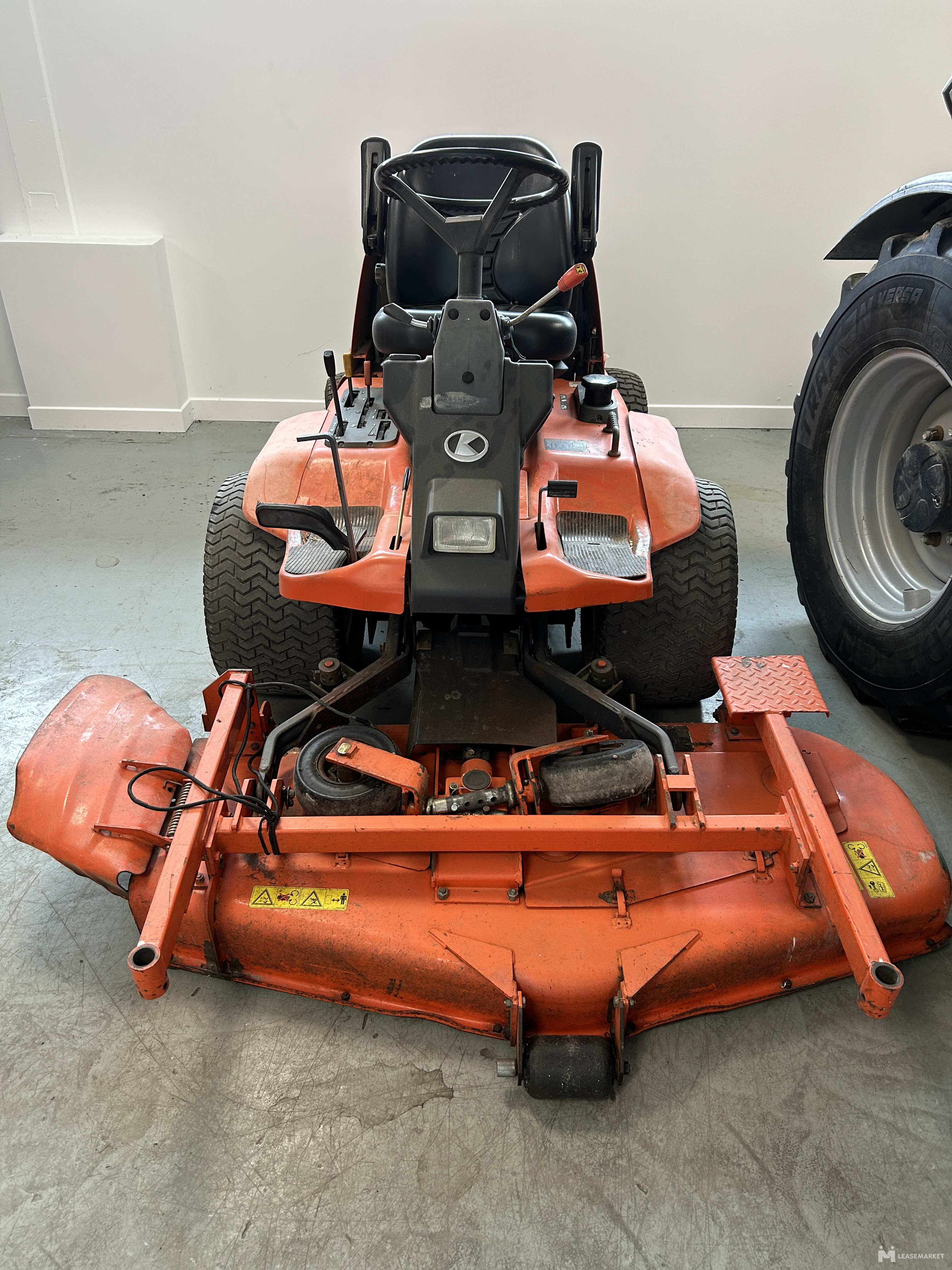 TONDEUSE AUTOPORTEE | KUBOTA F2560 |