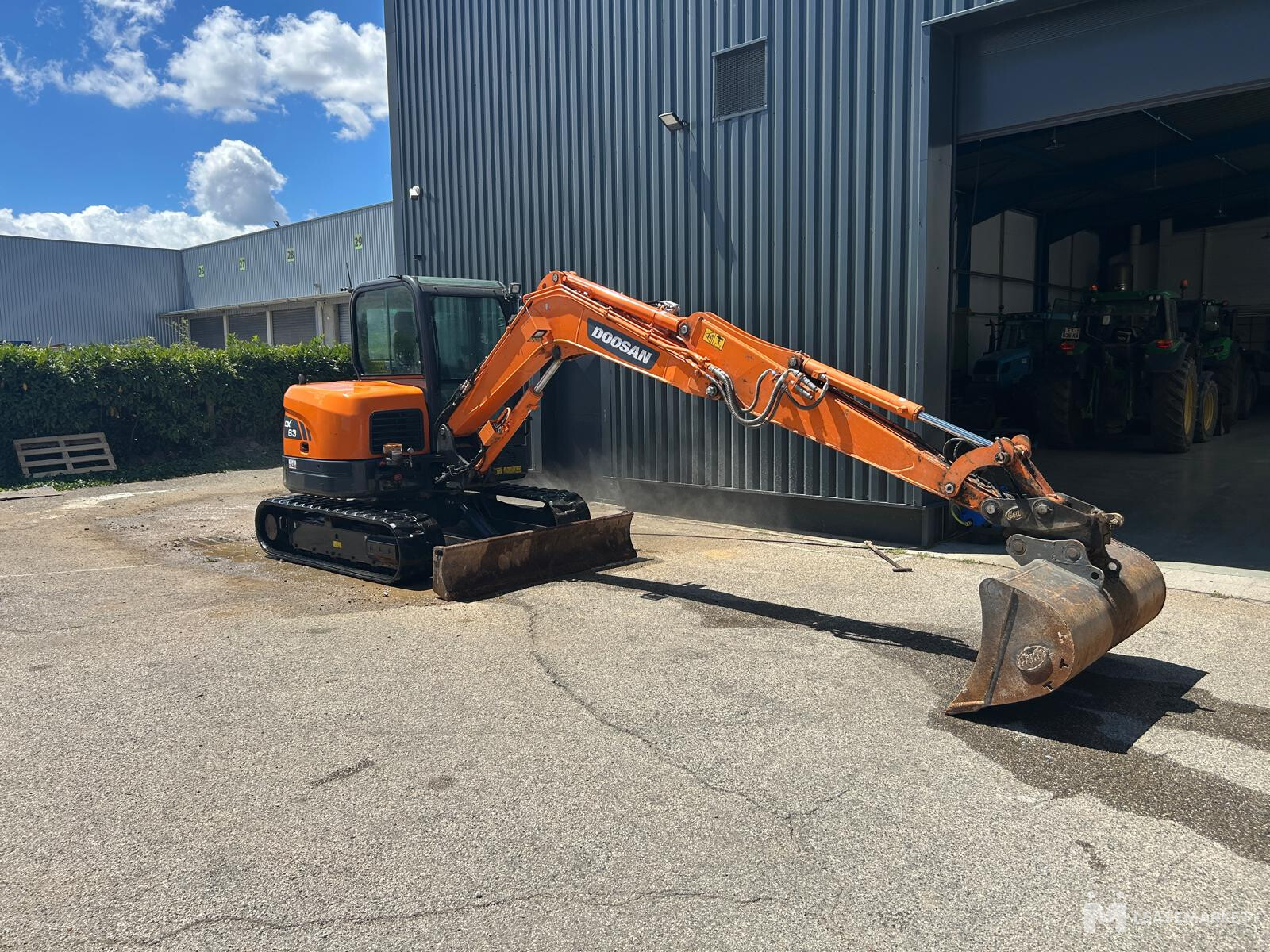 MINI-PELLE DOOSAN DX63-3