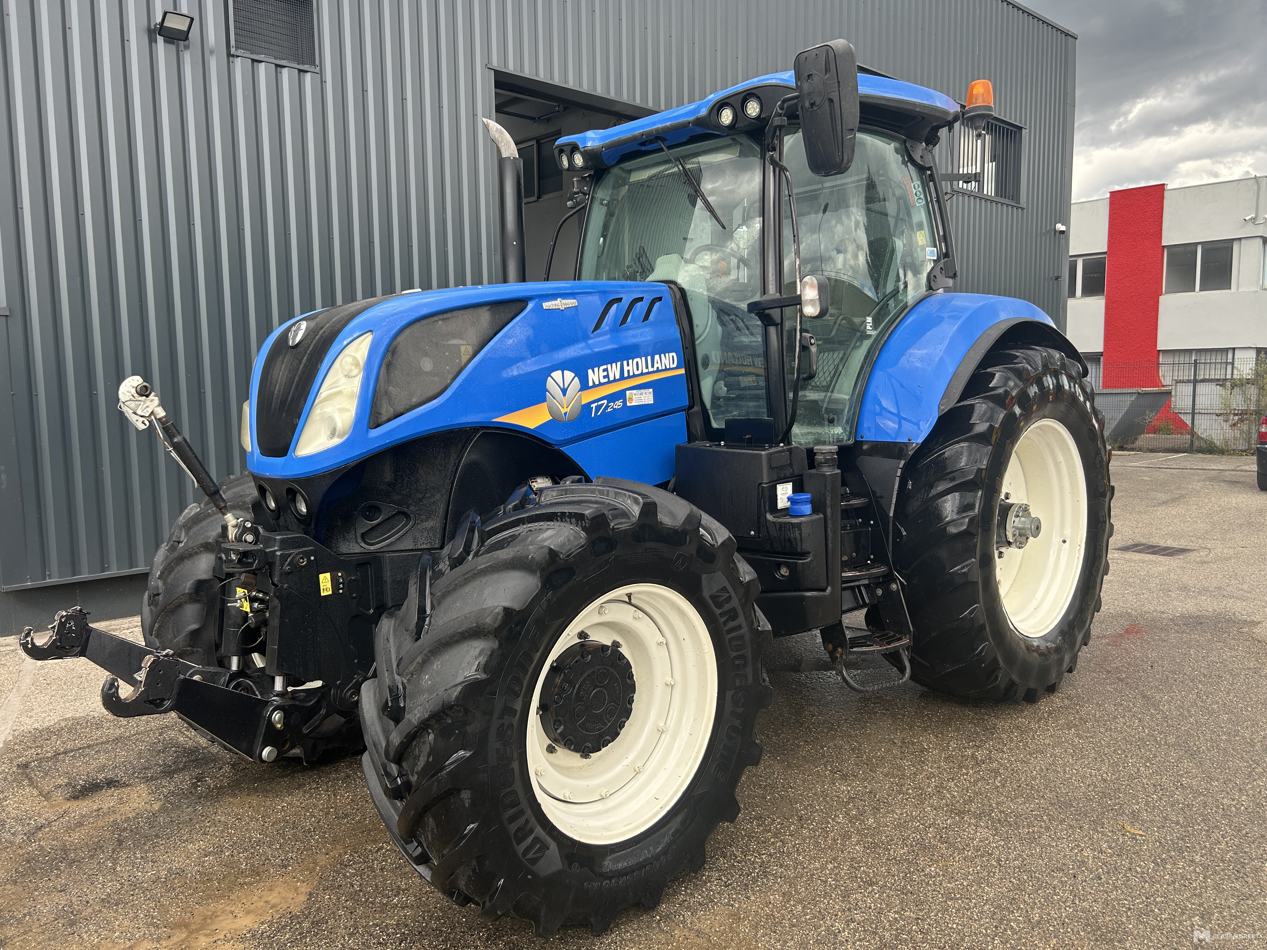 TRACTEUR NEW HOLLAND T7 245 AUTOCOMMAND