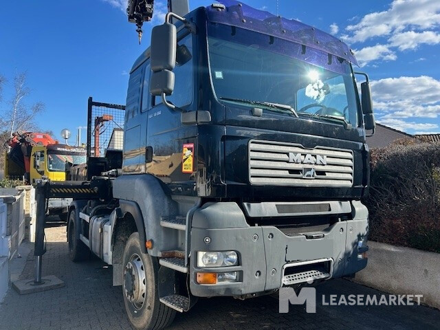 CAMION MAN TGA 18,390 4X4 AVEC BENNE ARRIERE ET GRUE AUXILIAIRE HIAB