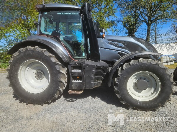 TRACTEUR VALTRA T144 Hitech